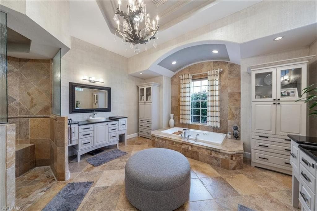 13700 Pondview Cir, Naples, FL 34119-16