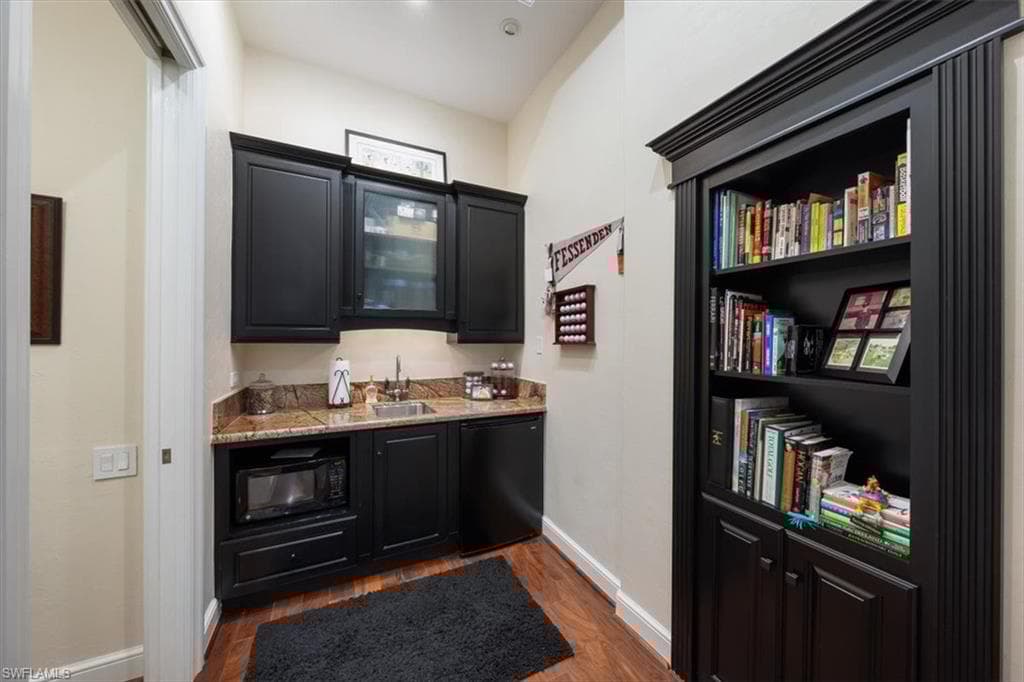 13700 Pondview Cir, Naples, FL 34119-18