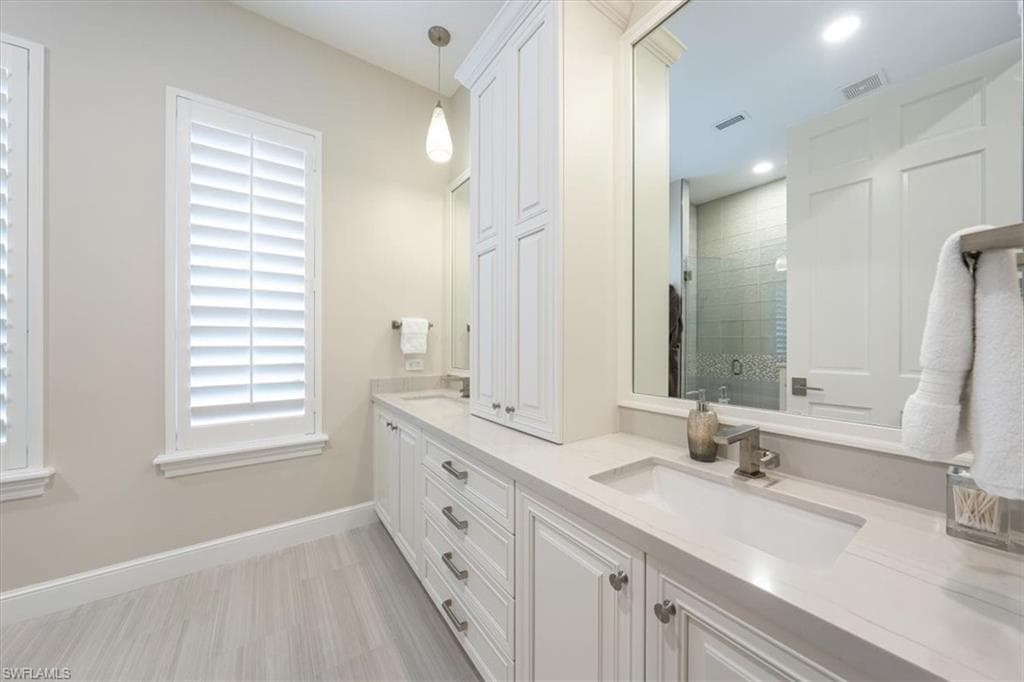 13700 Pondview Cir, Naples, FL 34119-20