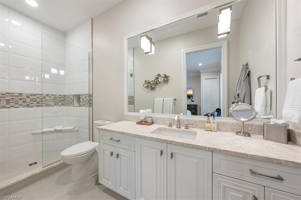 13700 Pondview Cir, Naples, FL 34119-22
