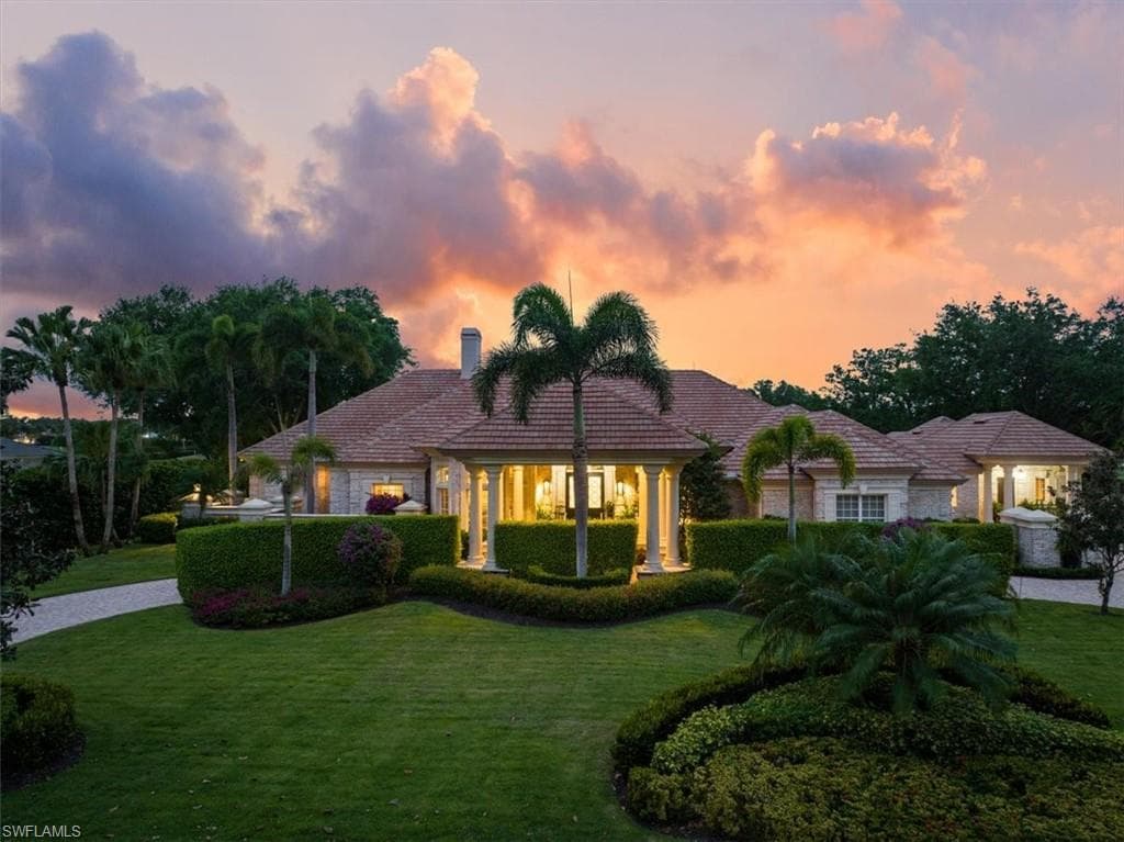 13700 Pondview Cir, Naples, FL 34119-2