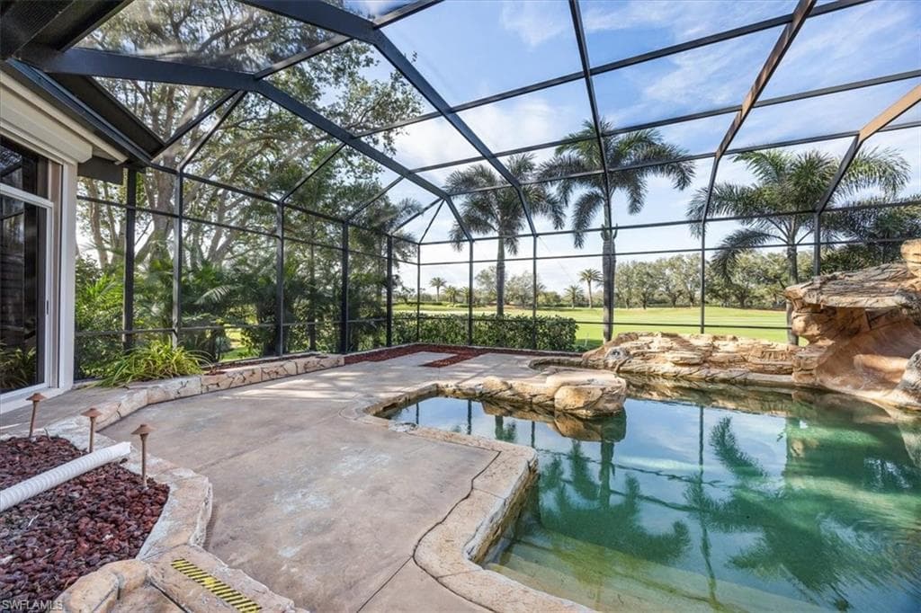 13700 Pondview Cir, Naples, FL 34119-34