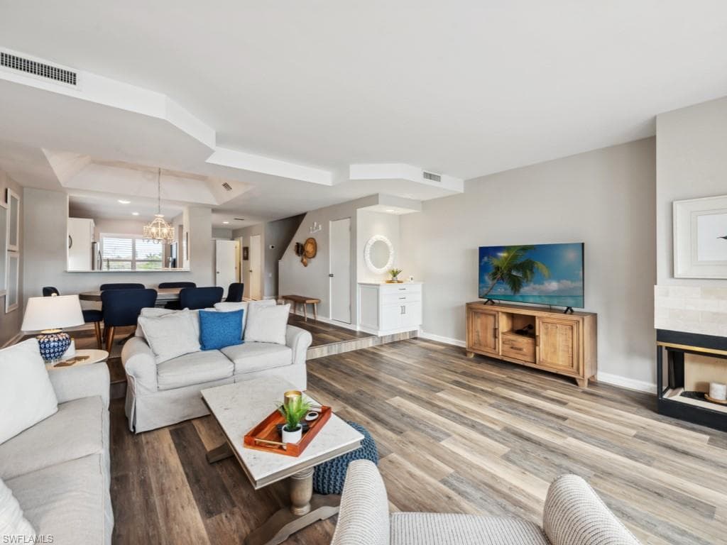110 La Peninsula Blvd 110, Naples, FL 34113-17