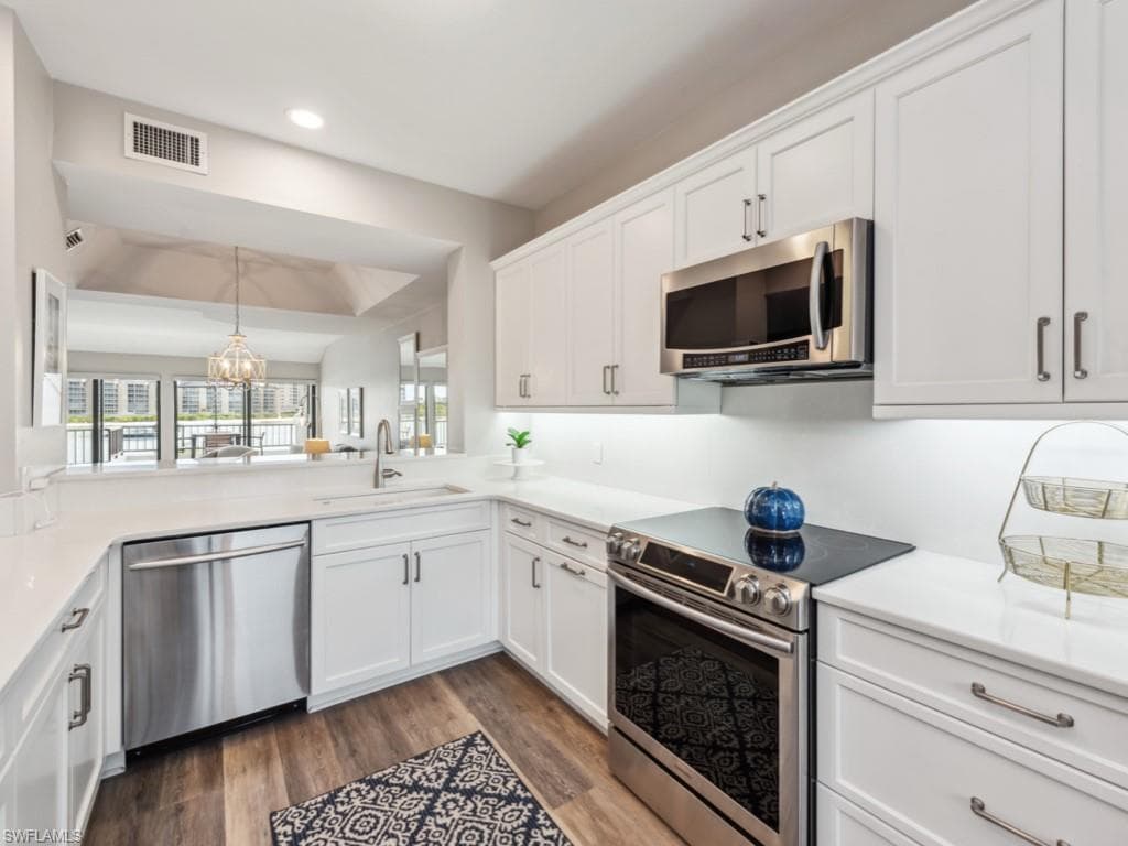 110 La Peninsula Blvd 110, Naples, FL 34113-22