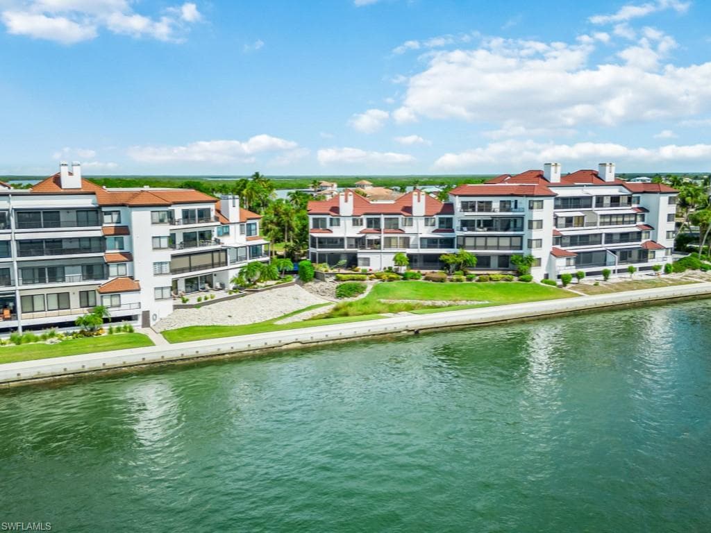 110 La Peninsula Blvd 110, Naples, FL 34113-39