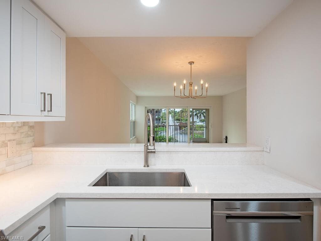 6371 Pelican Bay Blvd N3, Naples, FL 34108-6
