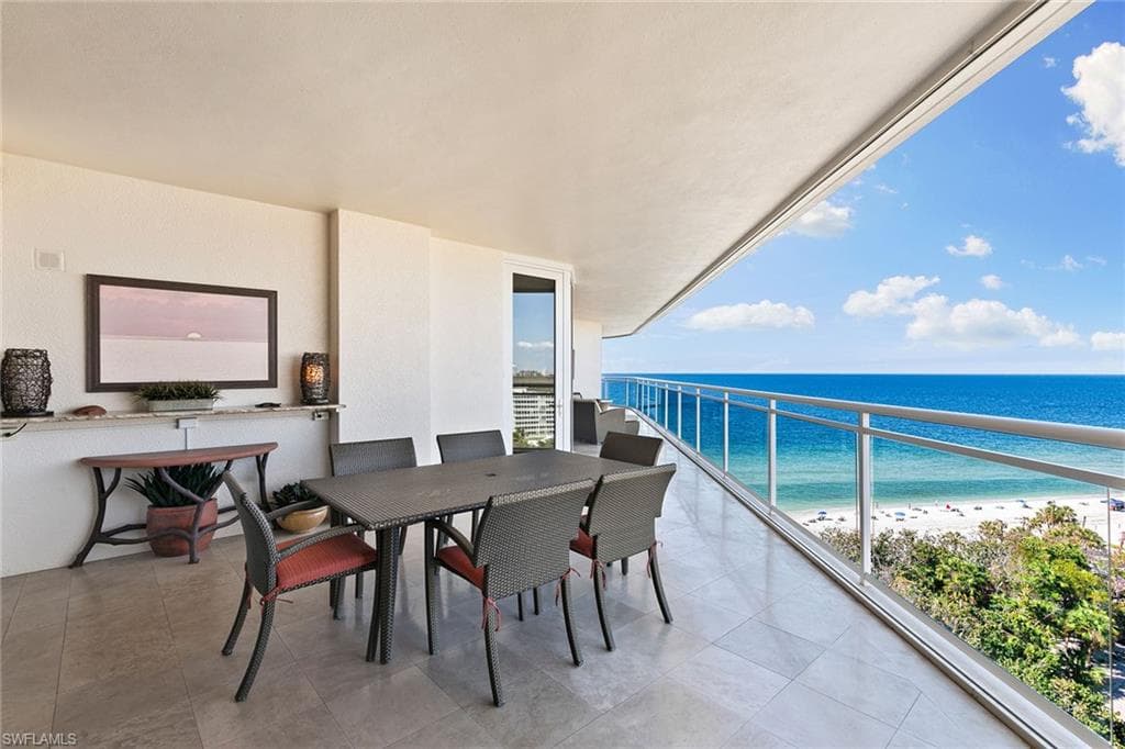 11125 Gulf Shore Dr Ph-7, Naples, FL 34108-9