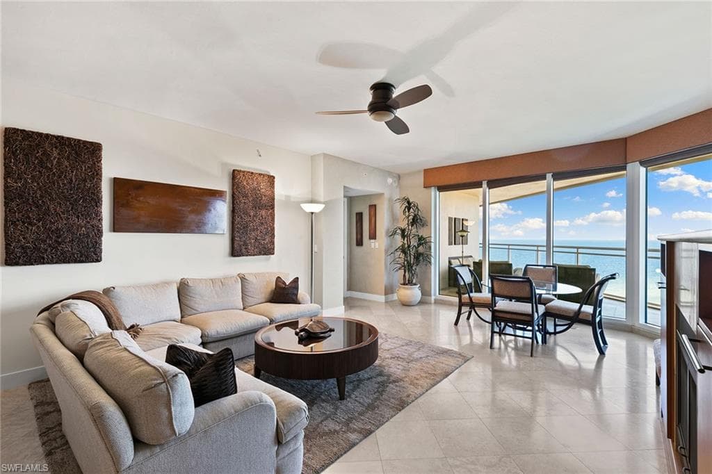 11125 Gulf Shore Dr Ph-7, Naples, FL 34108-11