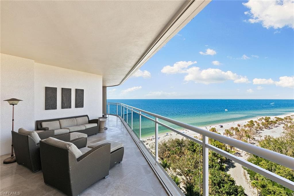 11125 Gulf Shore Dr Ph-7, Naples, FL 34108-14