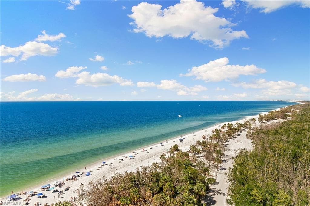 11125 Gulf Shore Dr Ph-7, Naples, FL 34108-27