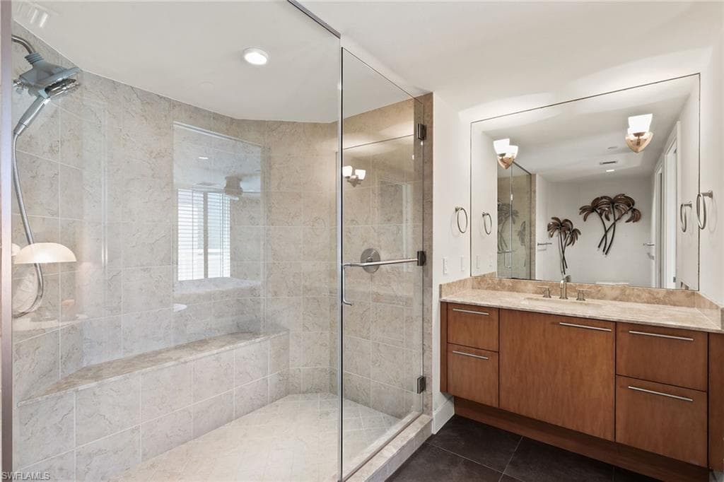 11125 Gulf Shore Dr Ph-7, Naples, FL 34108-36