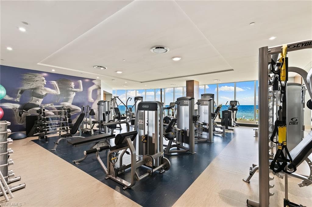 11125 Gulf Shore Dr Ph-7, Naples, FL 34108-39