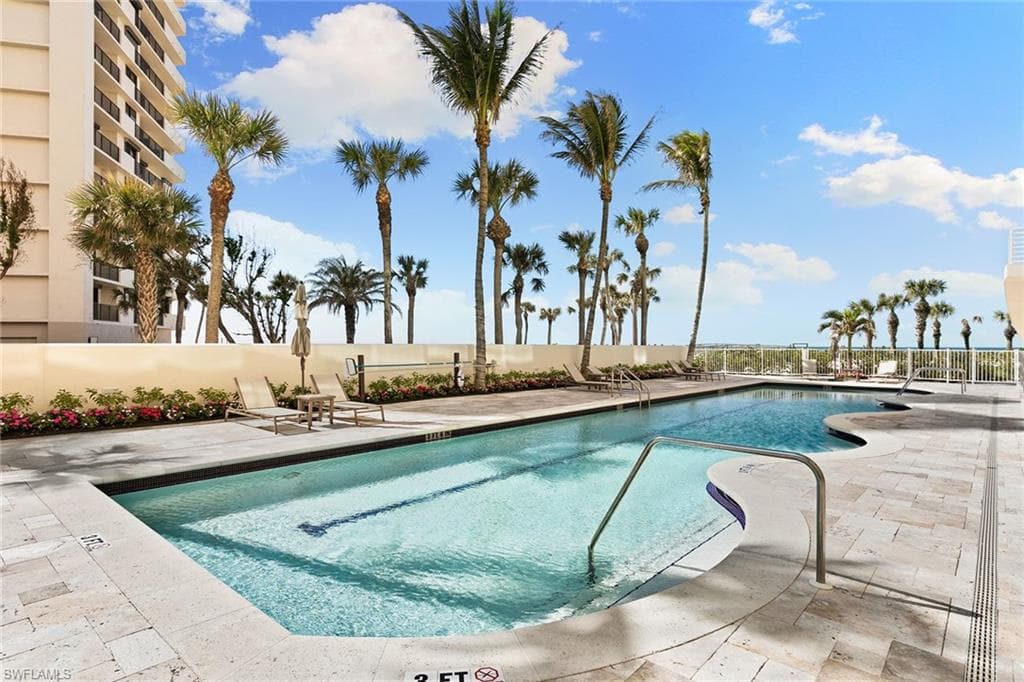11125 Gulf Shore Dr Ph-7, Naples, FL 34108-48