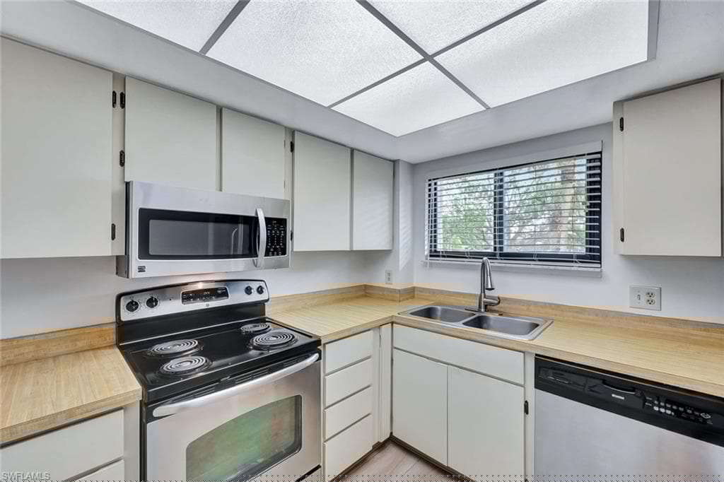 226 3rd St 115, Bonita Springs, FL 34134-10