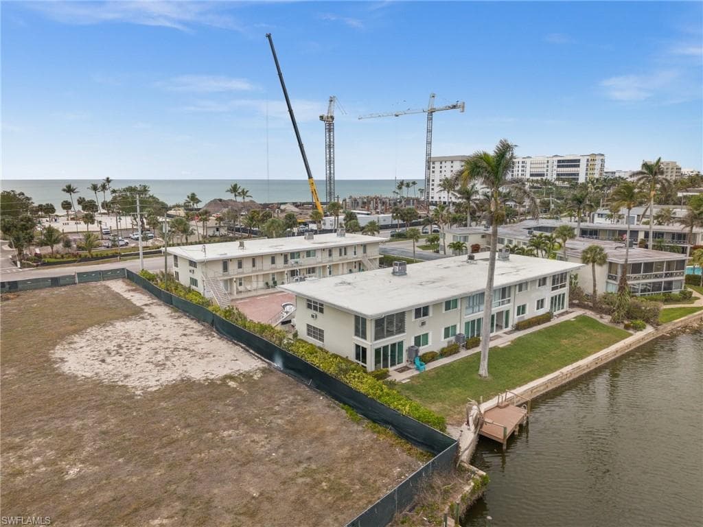 1550 Gulf Shore Blvd N E2, Naples, FL 34102-27