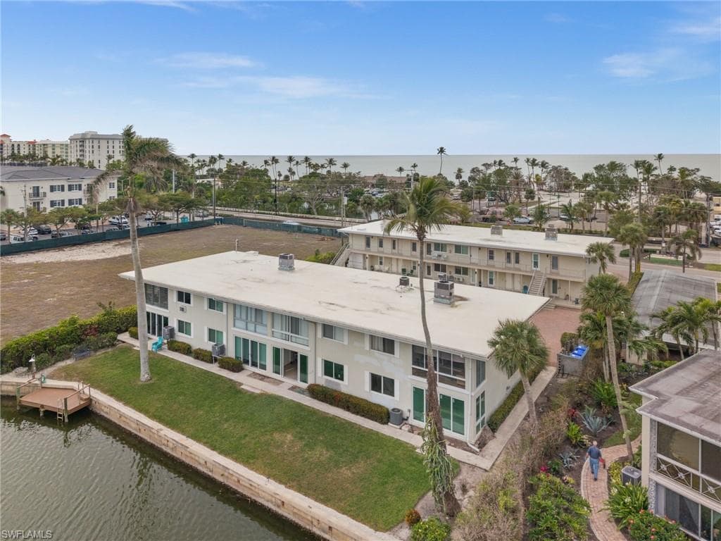 1550 Gulf Shore Blvd N E2, Naples, FL 34102-28