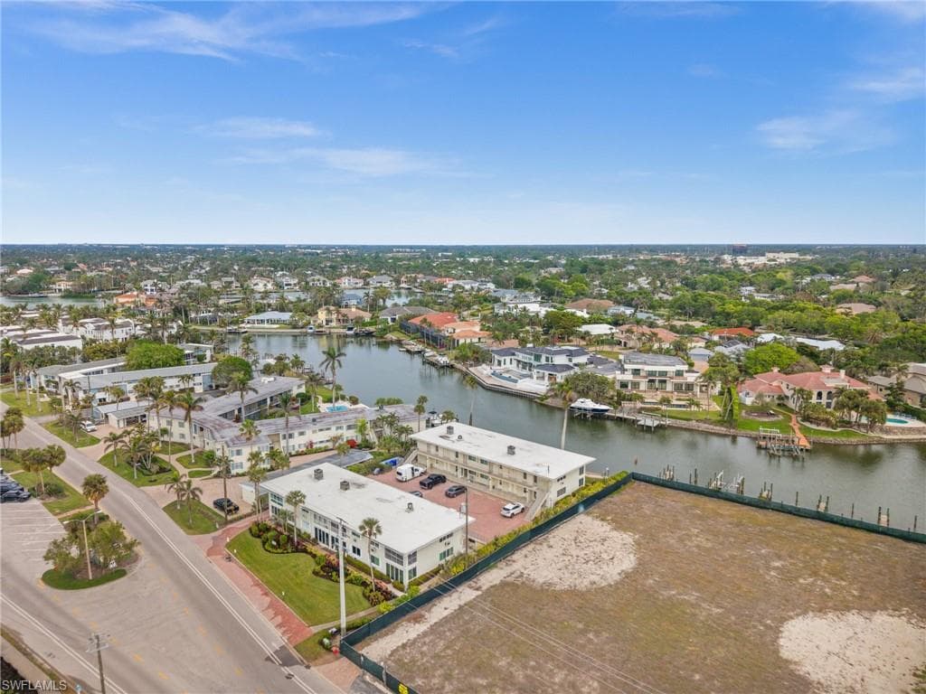 1550 Gulf Shore Blvd N E2, Naples, FL 34102-31