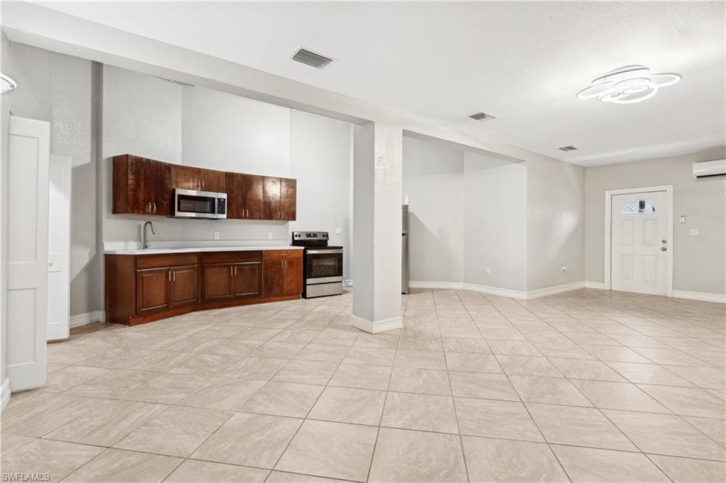 1507 9th St, Lehigh Acres, FL 33972-21