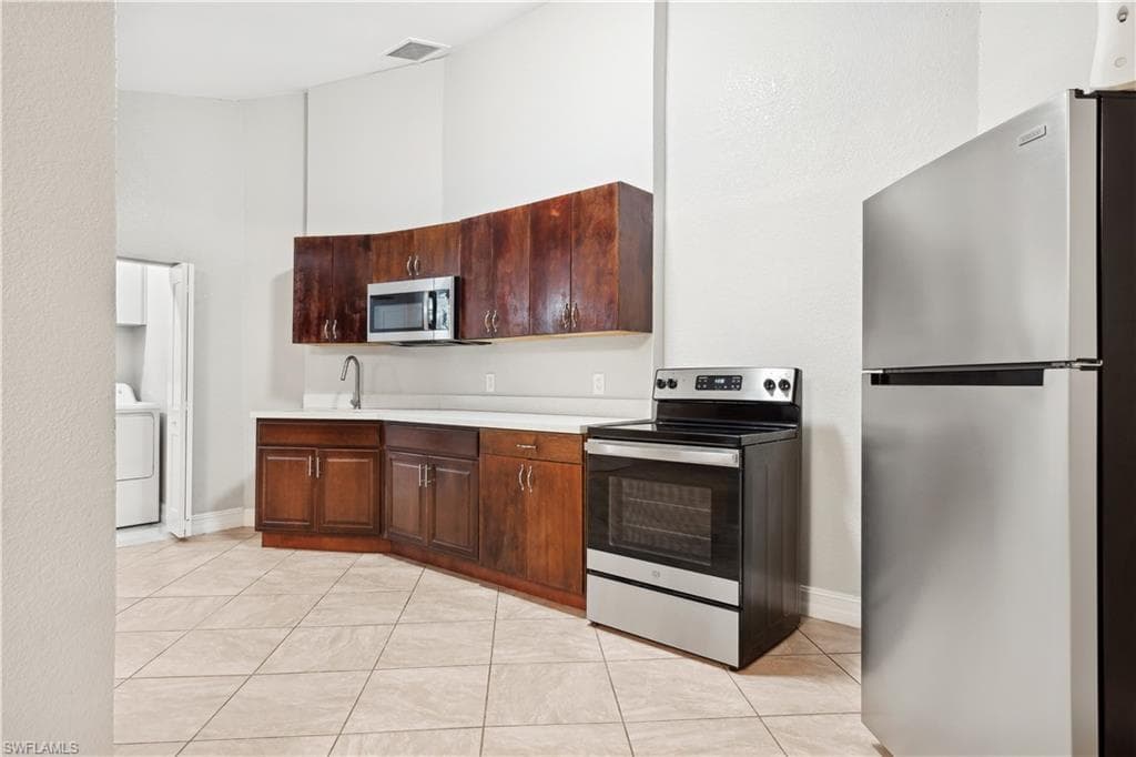 1507 9th St, Lehigh Acres, FL 33972-22