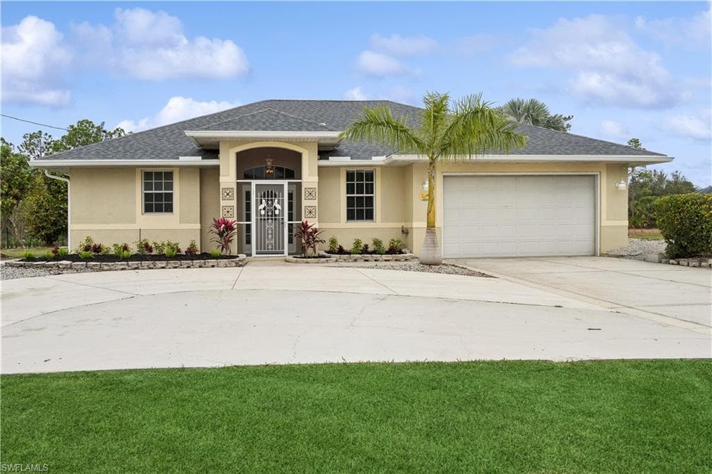 1507 9th St, Lehigh Acres, FL 33972-2