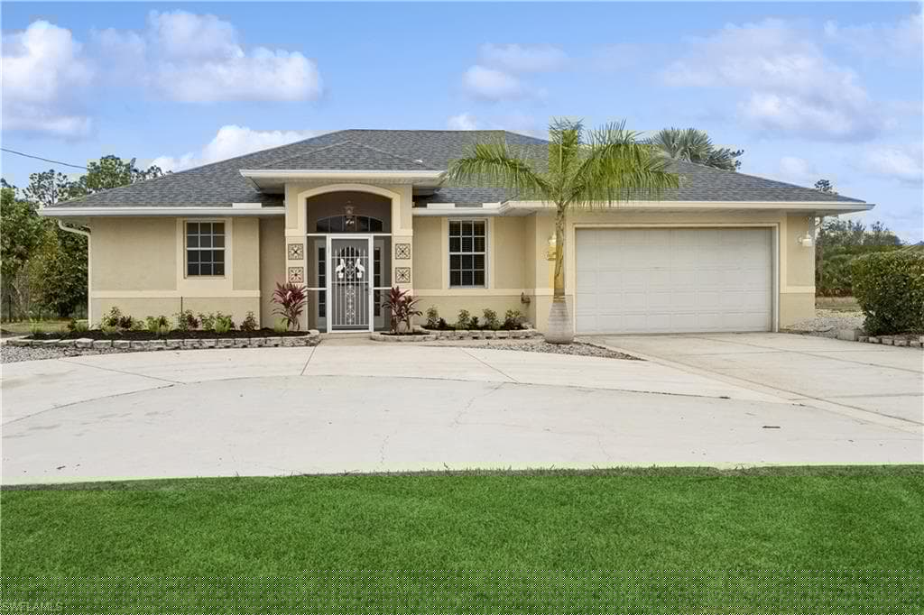 1507 9th St, Lehigh Acres, FL 33972-2