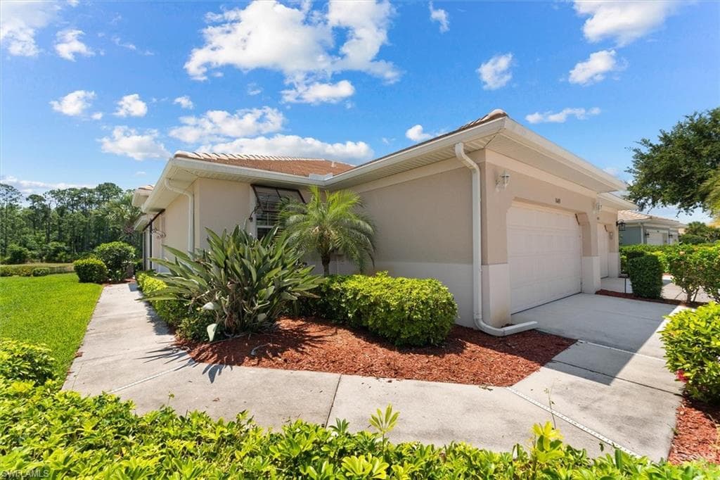 10491 Materita Dr, Fort Myers, FL 33913-2