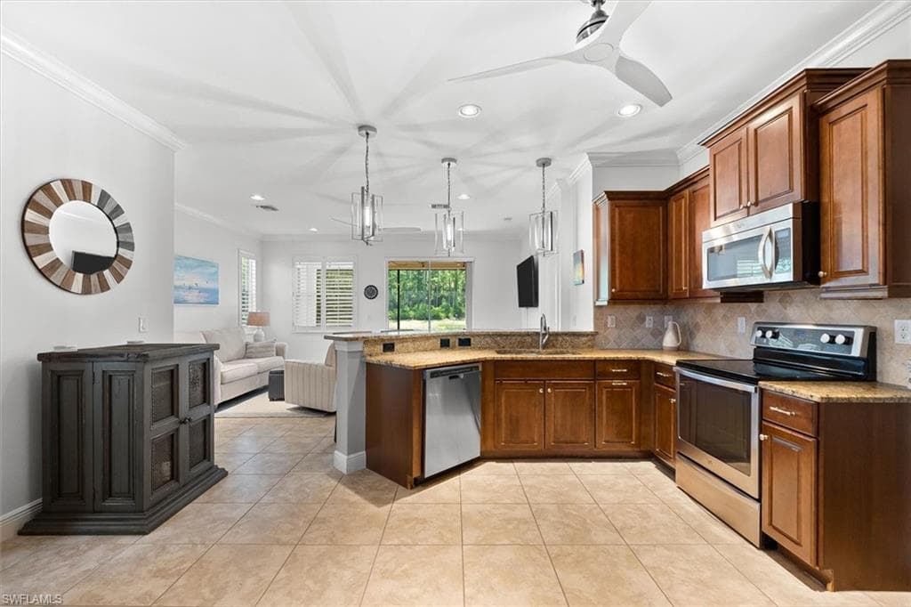10491 Materita Dr, Fort Myers, FL 33913-6