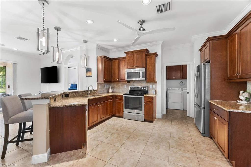 10491 Materita Dr, Fort Myers, FL 33913-7