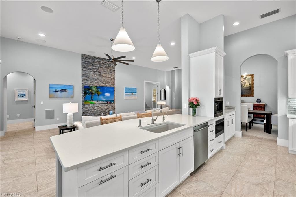 14726 Reserve Ln, Naples, FL 34109-14