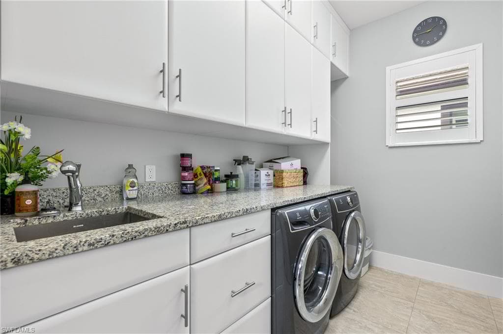 14726 Reserve Ln, Naples, FL 34109-26