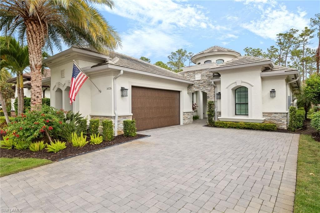 14726 Reserve Ln, Naples, FL 34109-2