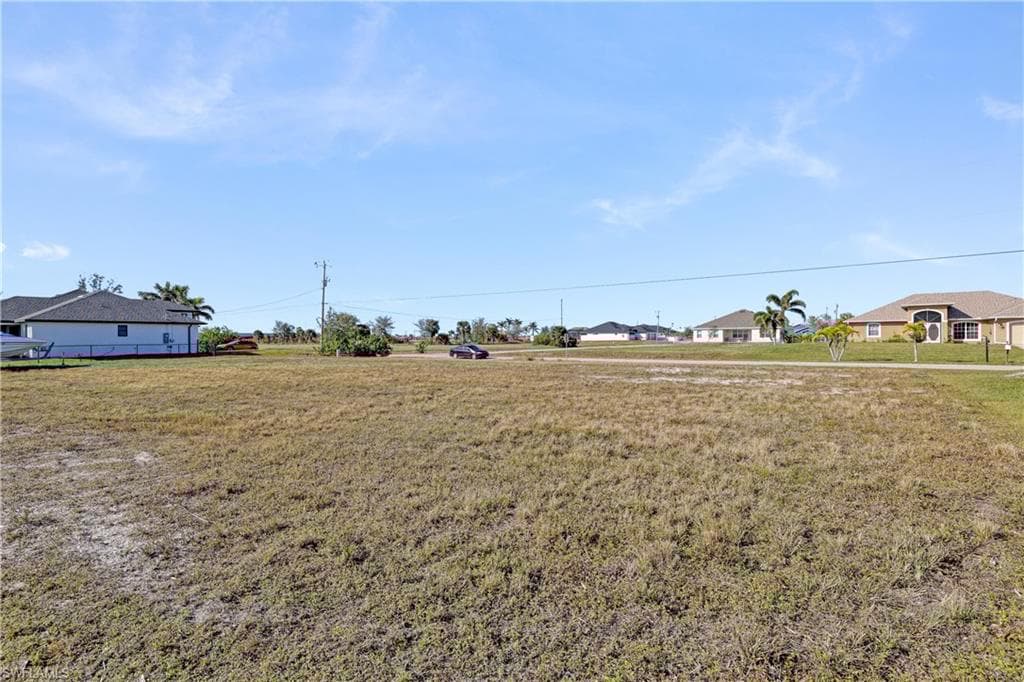 2914 6th Ter, Cape Coral, FL 33993-9