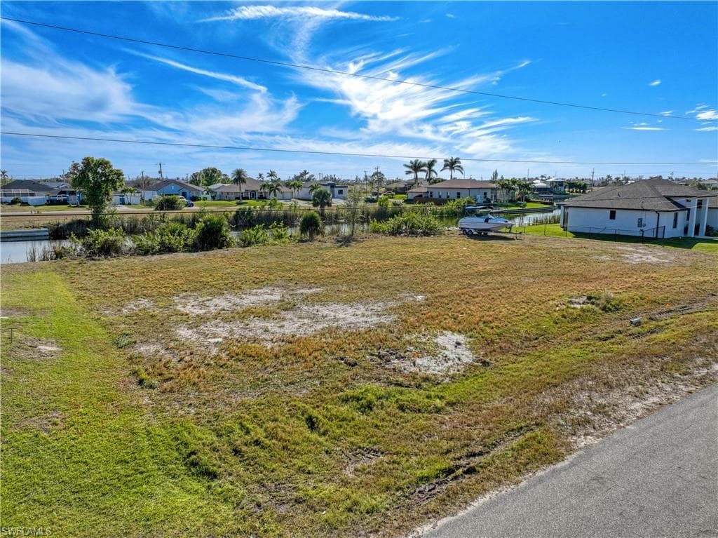 2914 6th Ter, Cape Coral, FL 33993-10