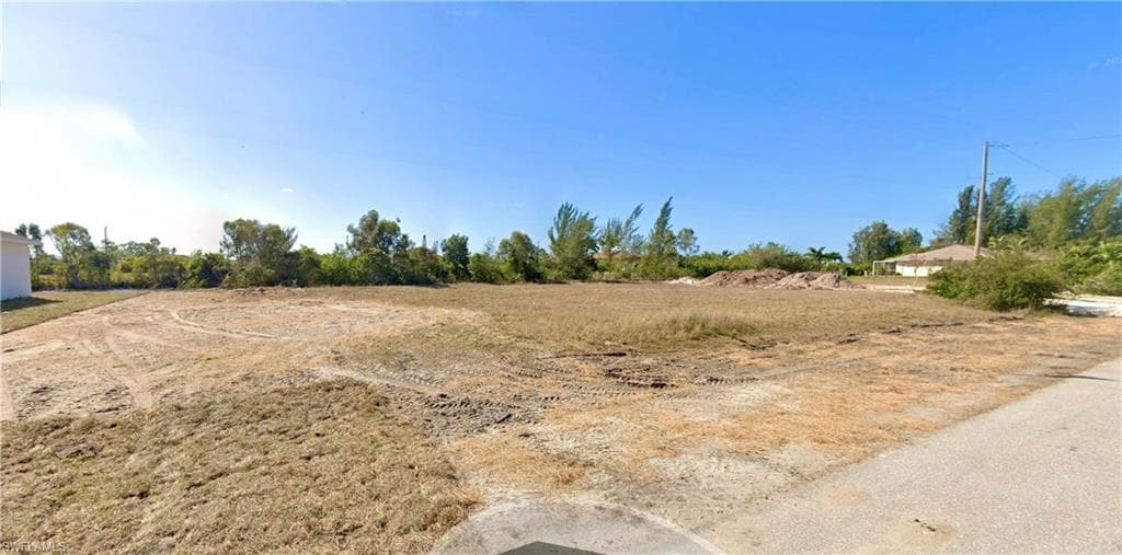 2914 6th Ter, Cape Coral, FL 33993-2