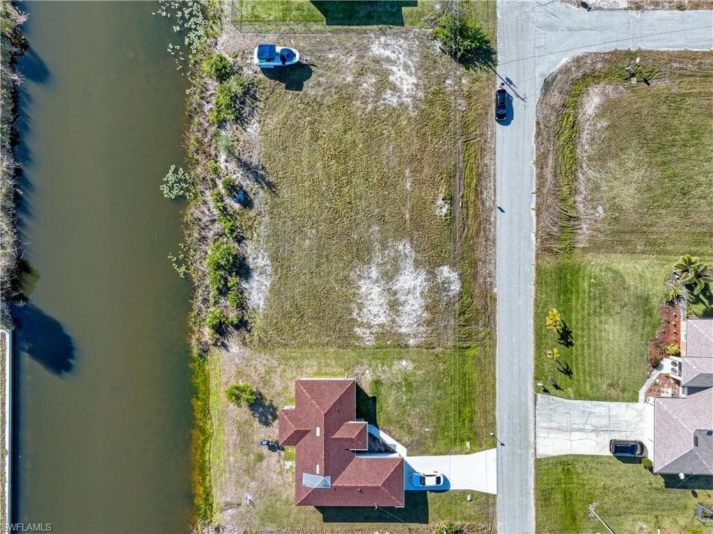 2914 6th Ter, Cape Coral, FL 33993-3