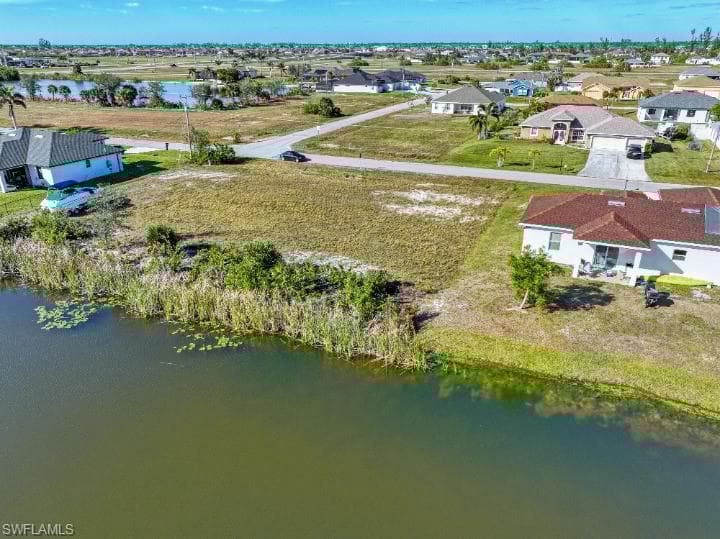 2914 6th Ter, Cape Coral, FL 33993-4