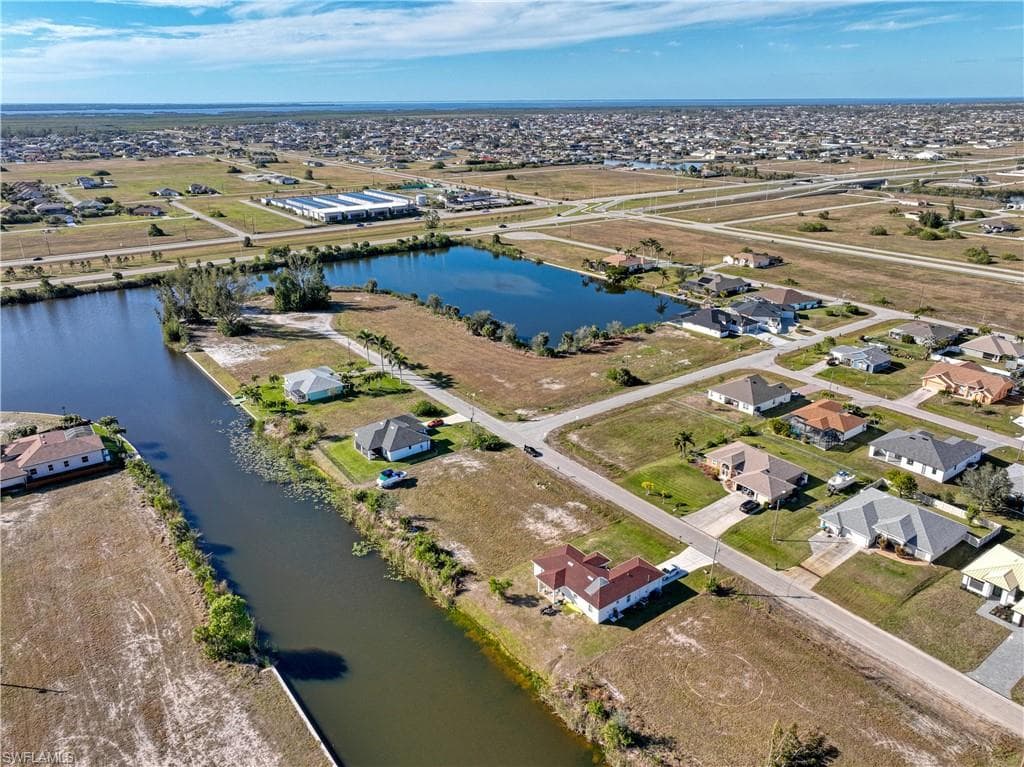 2914 6th Ter, Cape Coral, FL 33993-5