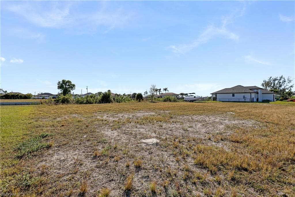2914 6th Ter, Cape Coral, FL 33993-8