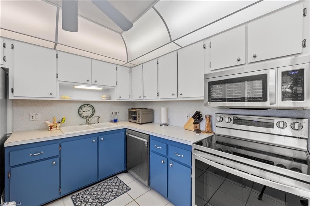 801 Teryl Rd 2, Naples, FL 34112-21