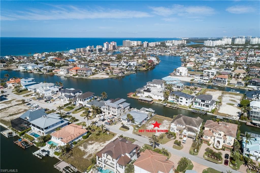 387 Trade Winds Ave, Naples, FL 34108-8