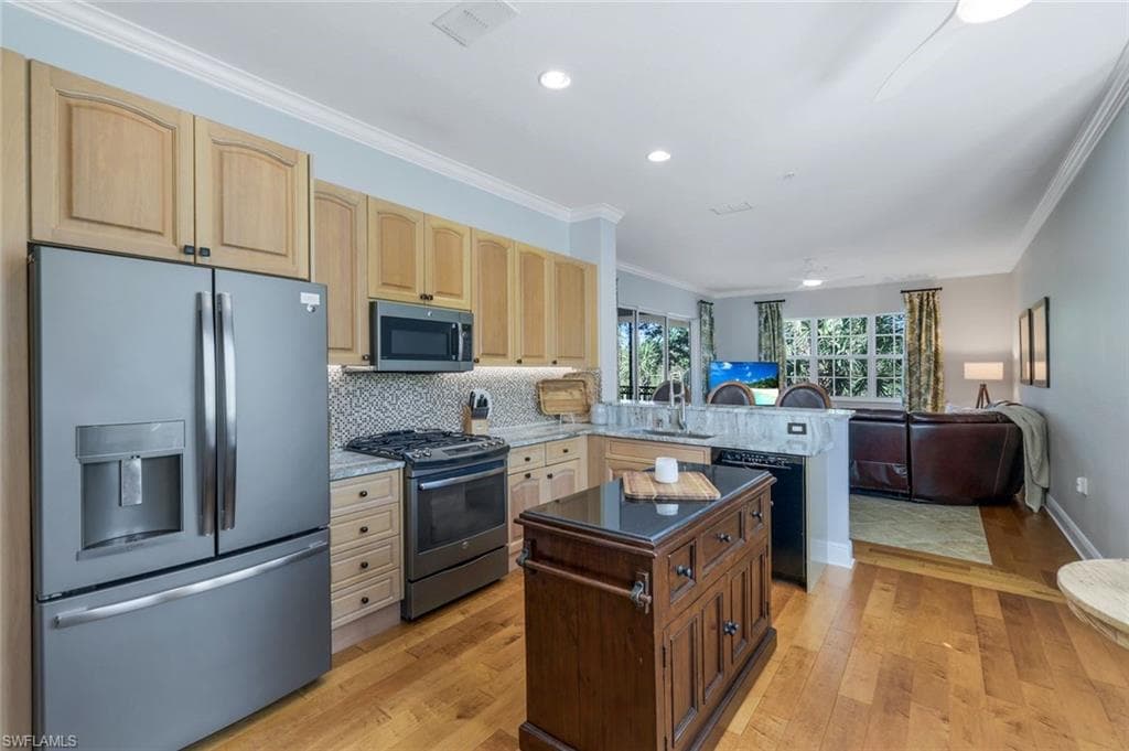 3755 Montreux Ln 204, Naples, FL 34114-17