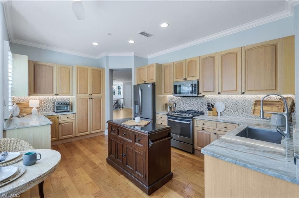 3755 Montreux Ln 204, Naples, FL 34114-19