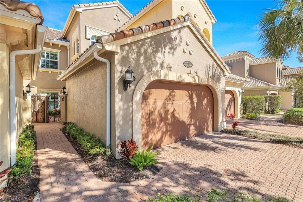 3755 Montreux Ln 204, Naples, FL 34114-39