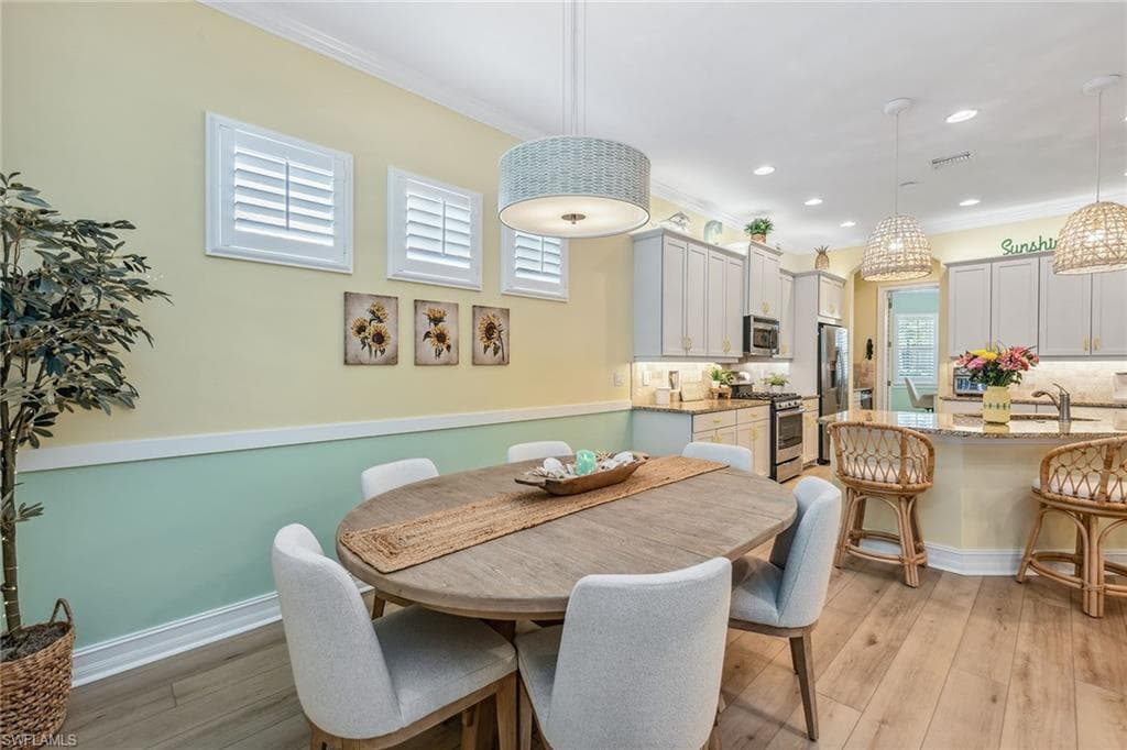 9261 Campanile Cir, Naples, FL 34114-9