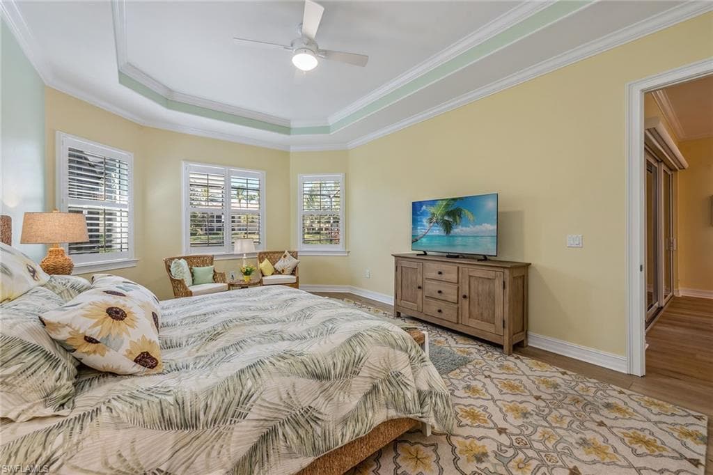 9261 Campanile Cir, Naples, FL 34114-11