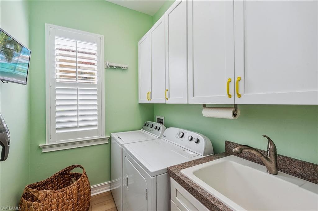 9261 Campanile Cir, Naples, FL 34114-26