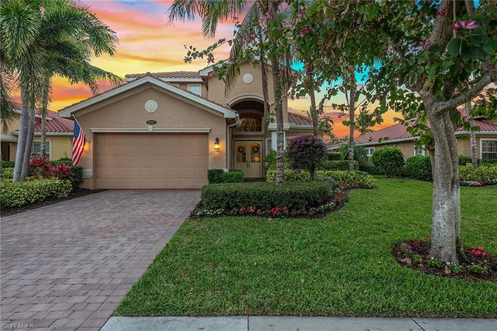 9261 Campanile Cir, Naples, FL 34114-2