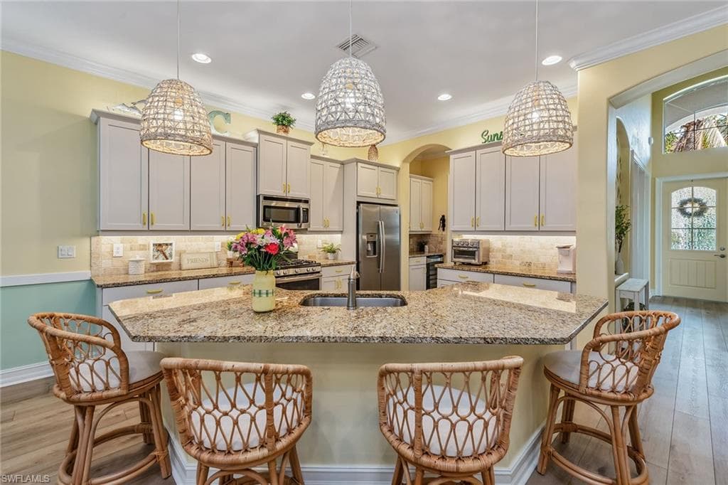 9261 Campanile Cir, Naples, FL 34114-6