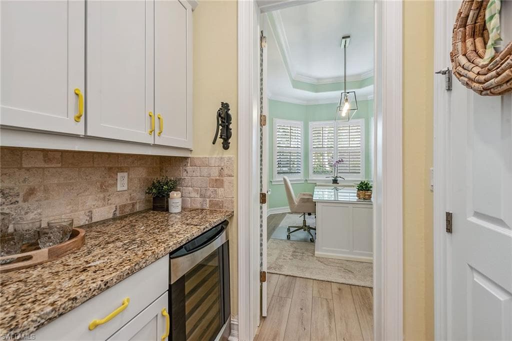 9261 Campanile Cir, Naples, FL 34114-7