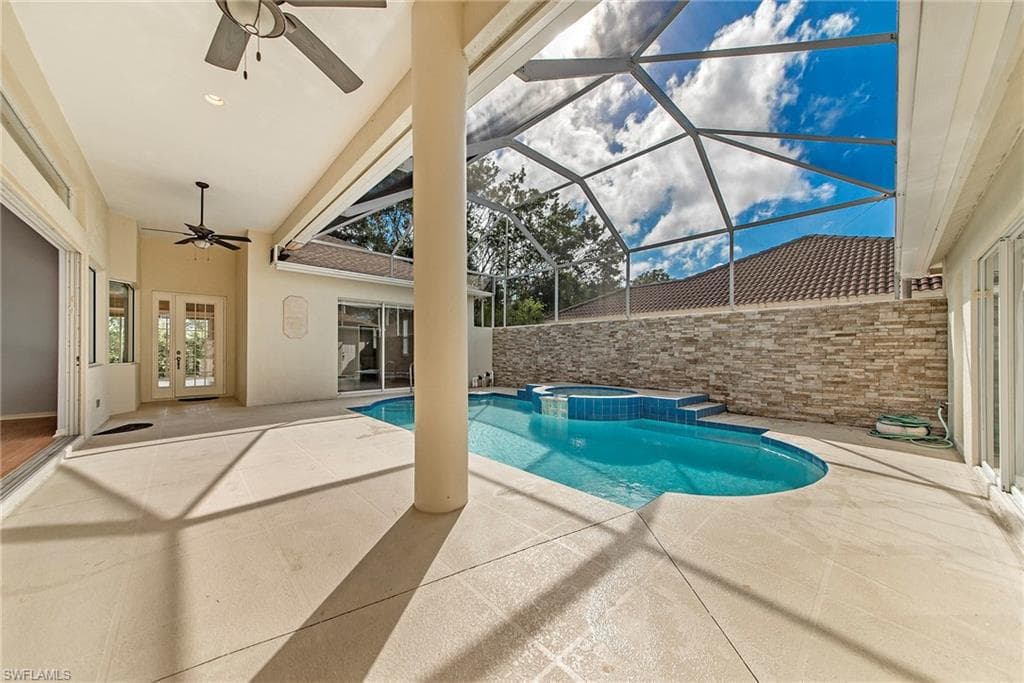 1435 Vintage Ln, Naples, FL 34104-8